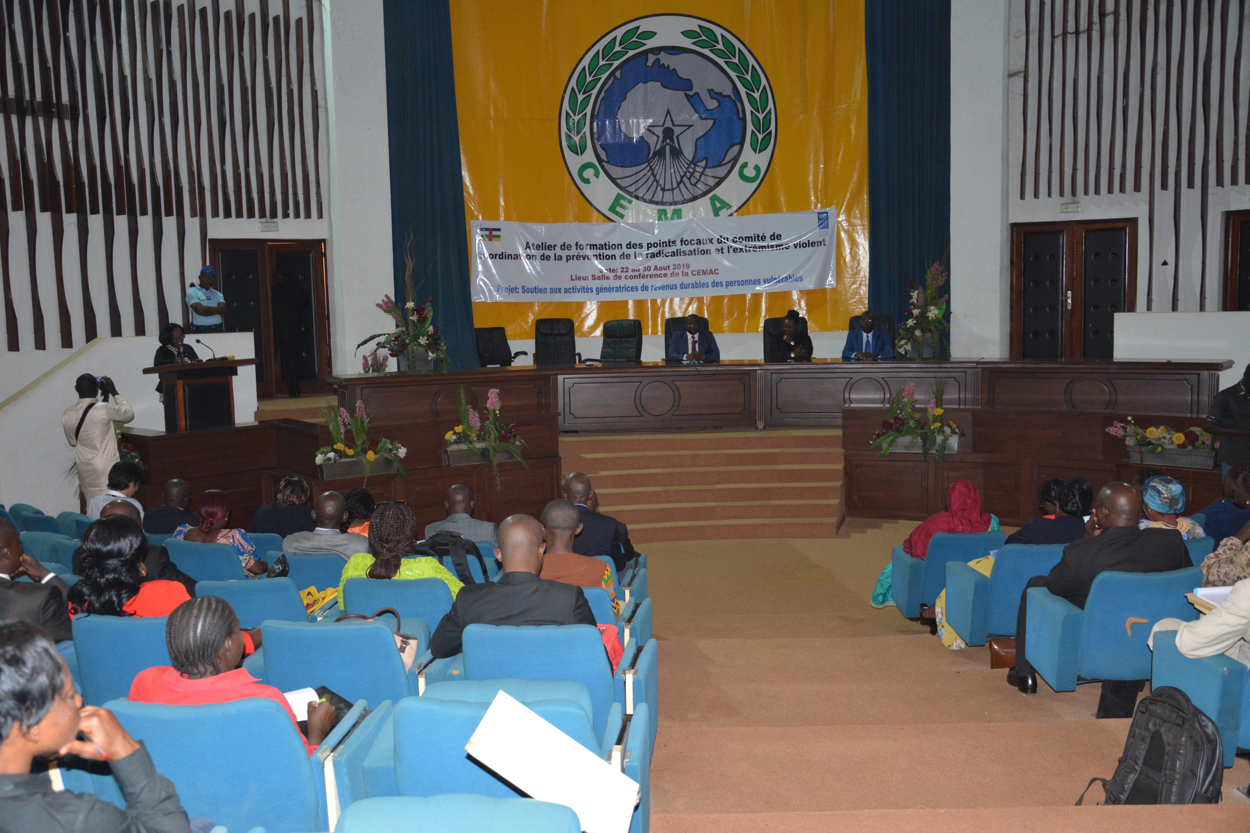 Cérémonie de lancement de la séance de renforcement de capacités des points focaux membres du comité de coordination de la SNPREV dans la salle de conférence de la CEMAC à Bangui