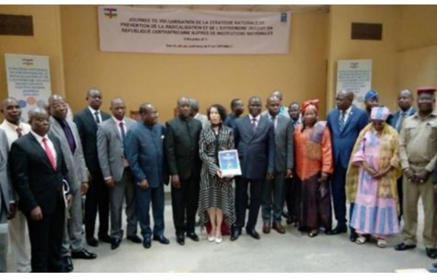 la photo de famille à la clôture de l’activité de vulgarisation de la SNPREV 