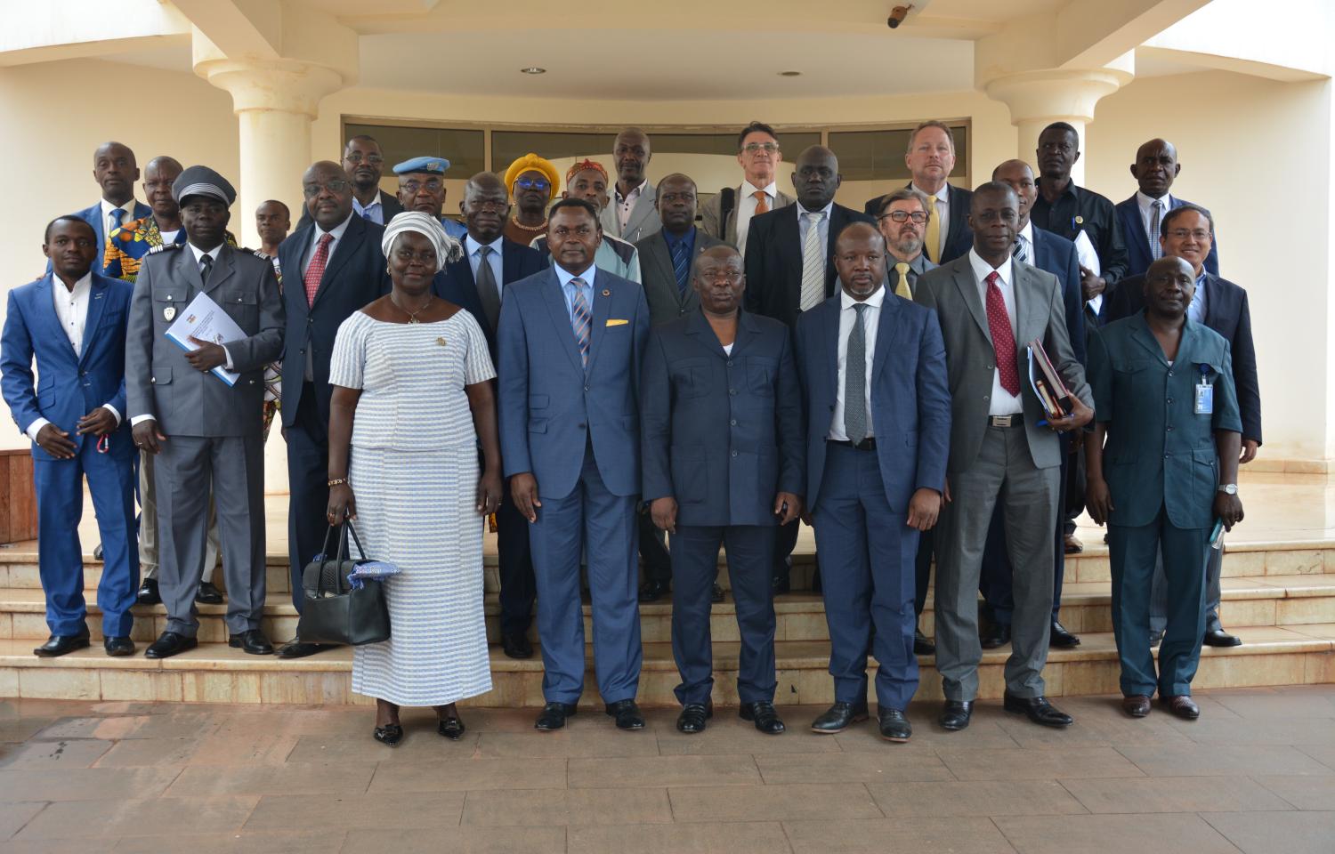 Photo de famille lors de la validation et la signature de la SNPREV